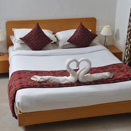 Hotel Sunkissed Plaza Calangute Esterno foto
