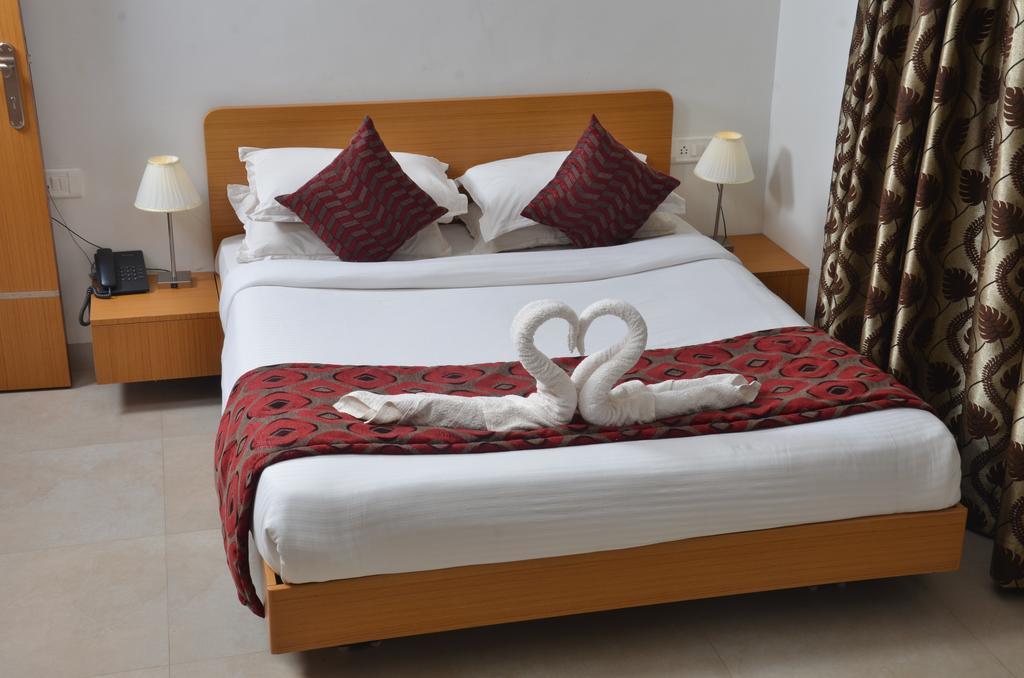 Hotel Sunkissed Plaza Calangute Esterno foto