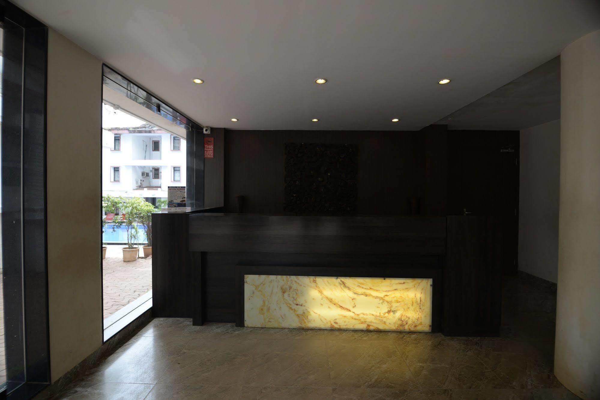 Hotel Sunkissed Plaza Calangute Esterno foto