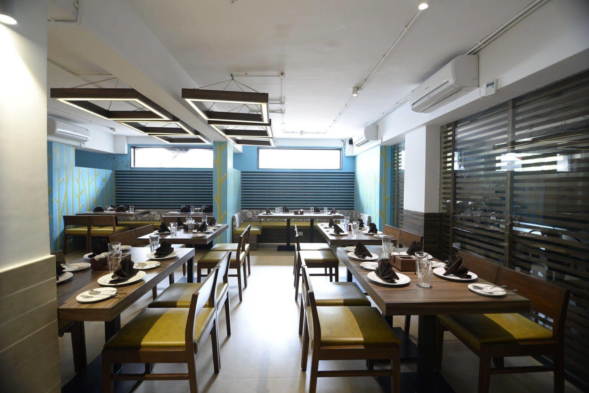 Hotel Sunkissed Plaza Calangute Esterno foto