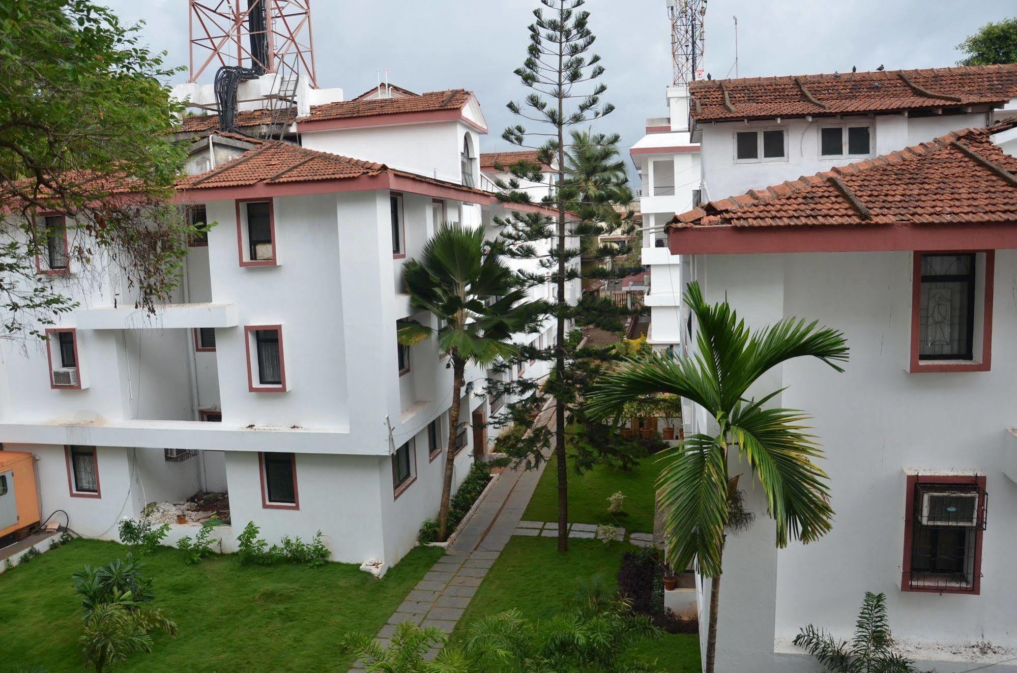 Hotel Sunkissed Plaza Calangute Esterno foto