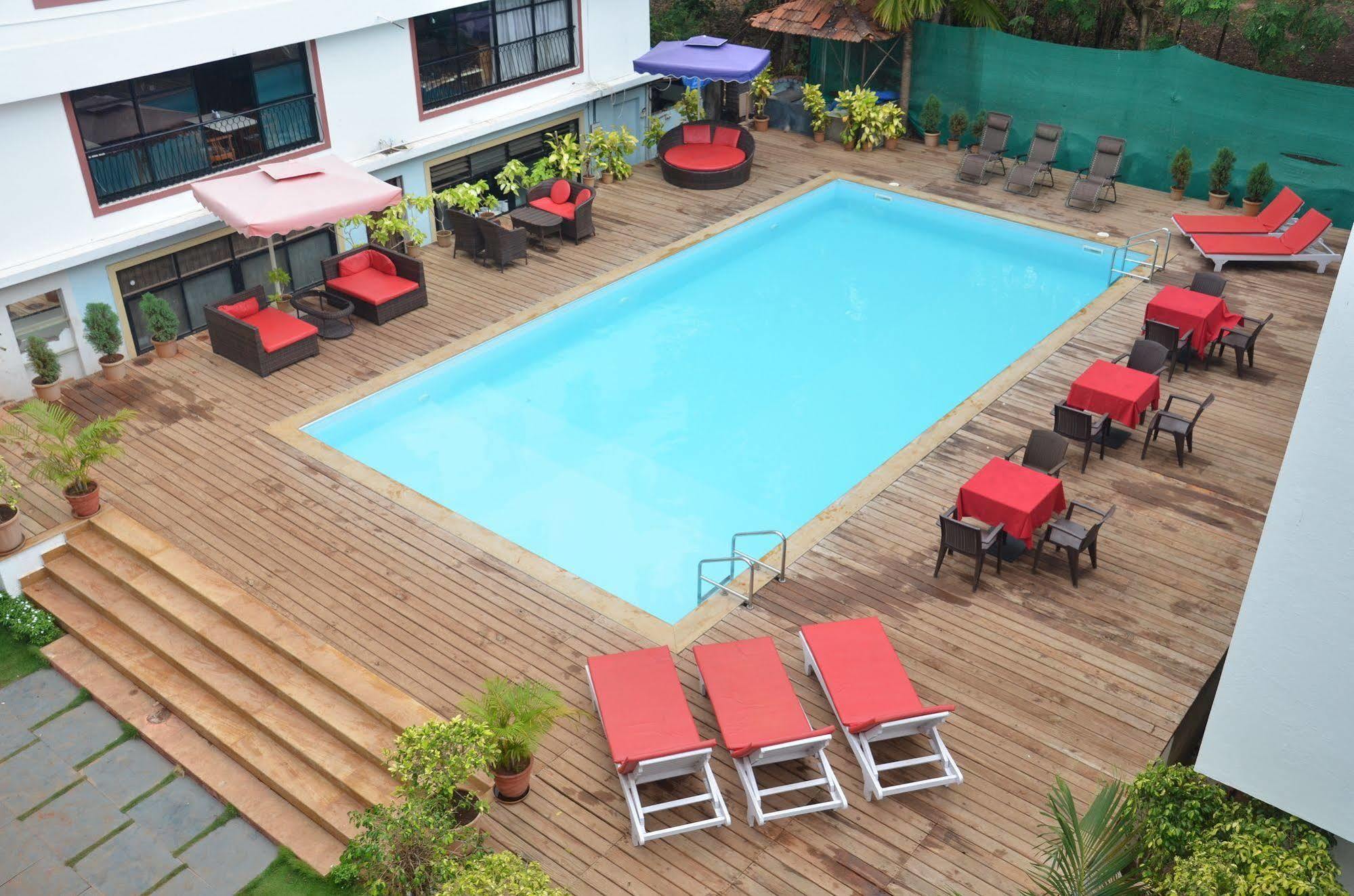 Hotel Sunkissed Plaza Calangute Esterno foto
