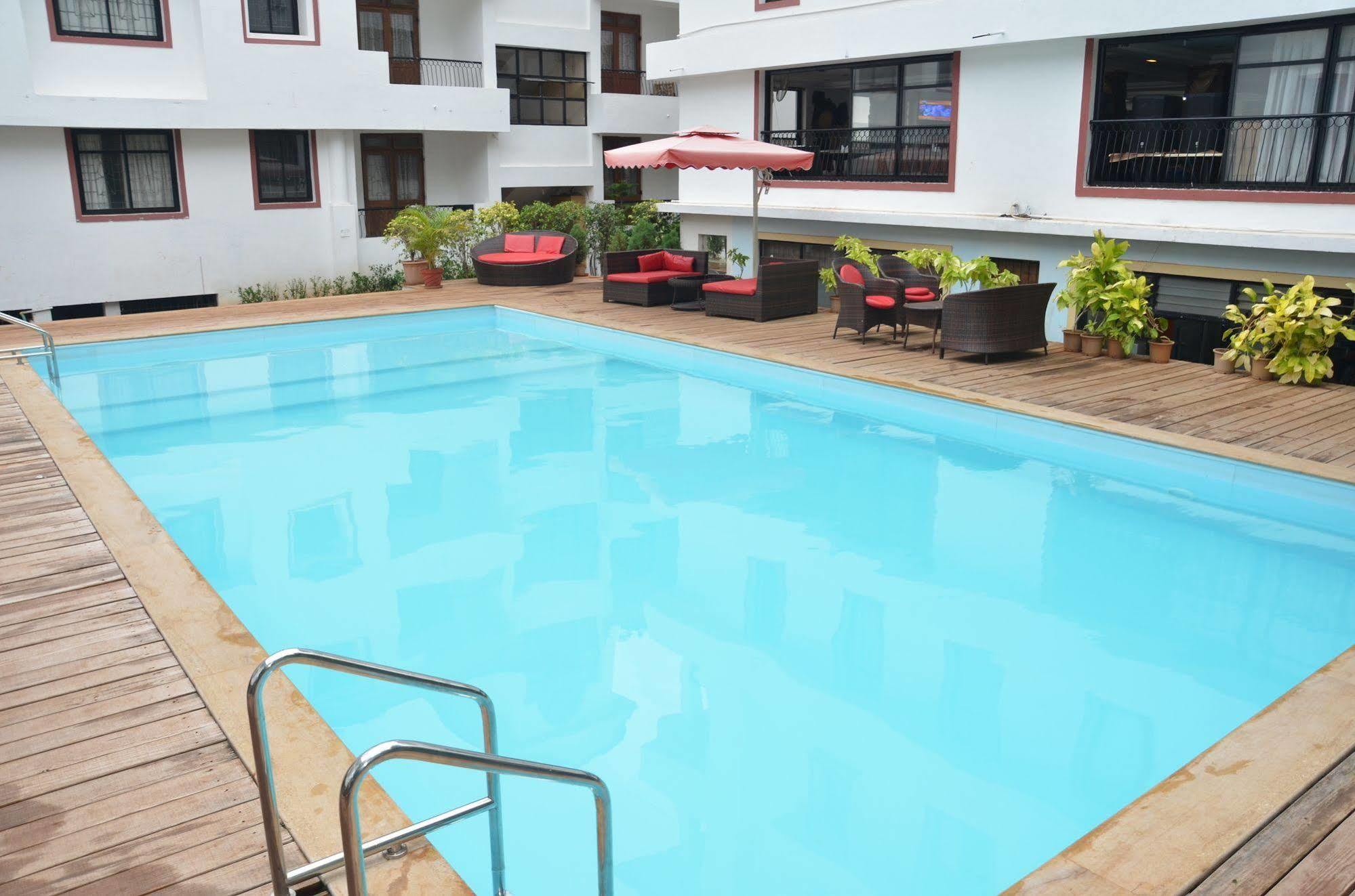 Hotel Sunkissed Plaza Calangute Esterno foto